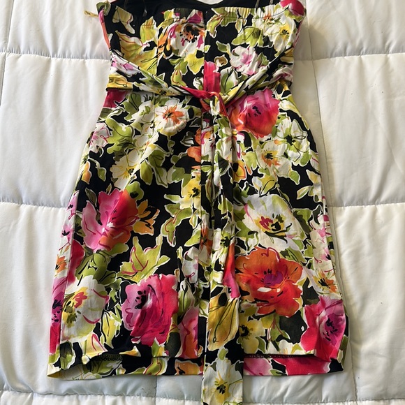 Women’s strapless dress size 4 - Picture 2 of 2